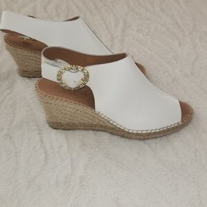 Chic White Wedge Sandals with Gold Buckle